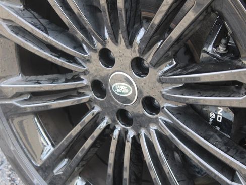 Used 2024 Land Rover Range Rover Autobiography image 12