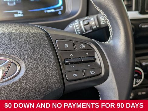 Used 2025 Hyundai Venue Limited FWD image 21