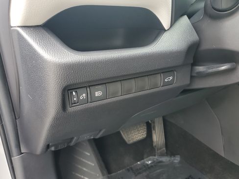 Certified 2025 Toyota RAV4 XLE w/ Convenience Package FWD image 26