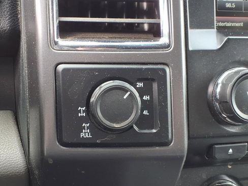 Used 2015 Ford F150 XLT w/ Equipment Group 302A Luxury AWD/4WD image 16