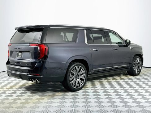 Used 2026 GMC Yukon XL Denali Ultimate w/ LPO, Illumination Package AWD/4WD image 5
