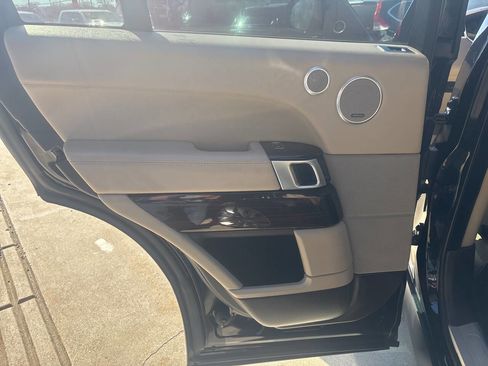 Used 2017 Land Rover Range Rover HSE image 42