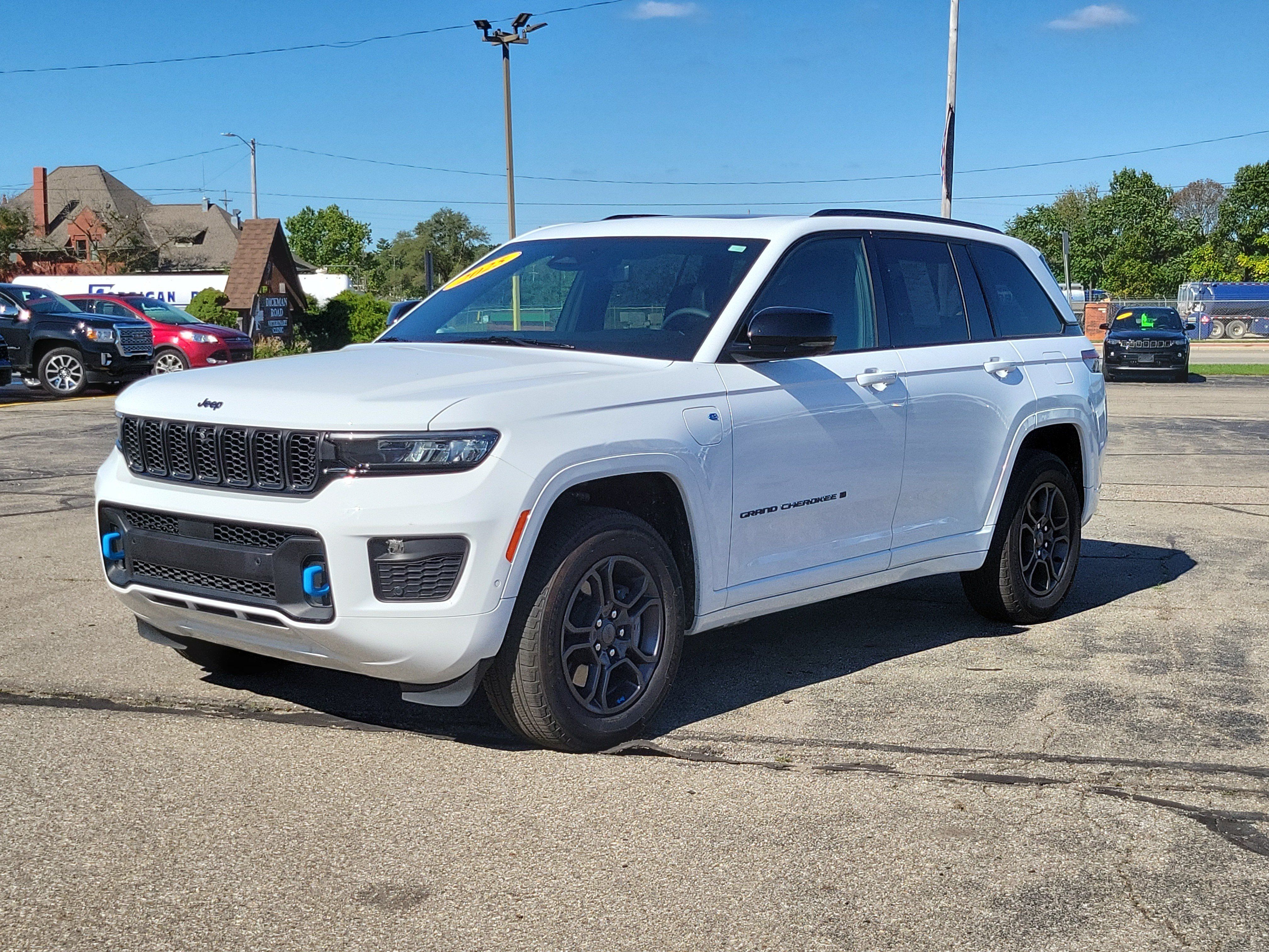 Used 2025 Jeep Grand Cherokee Limited 4xe AWD/4WD image 2