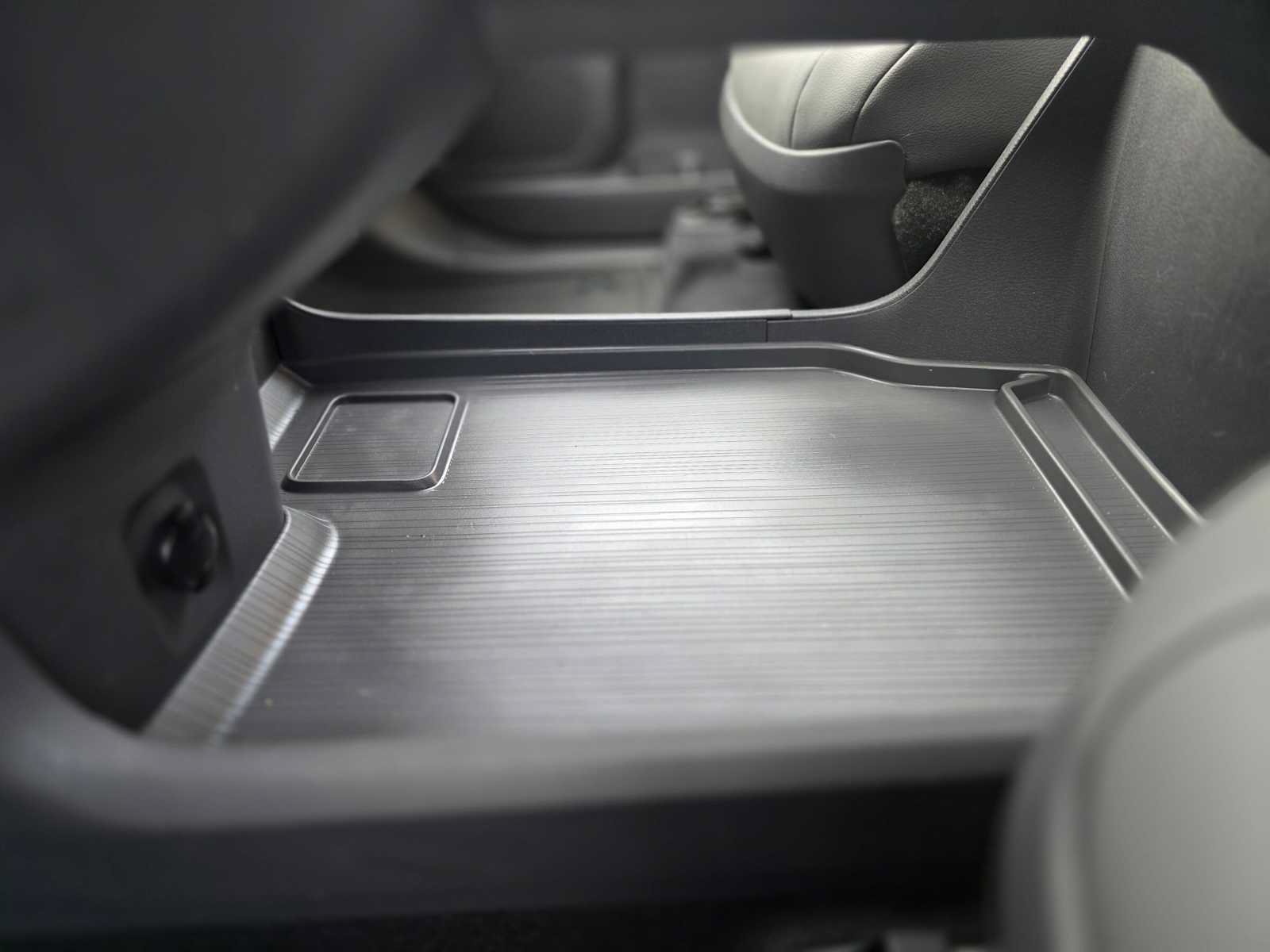 Certified 2021 Toyota Sienna XLE FWD image 36