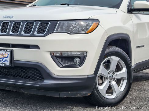 Used 2021 Jeep Compass Latitude FWD image 31