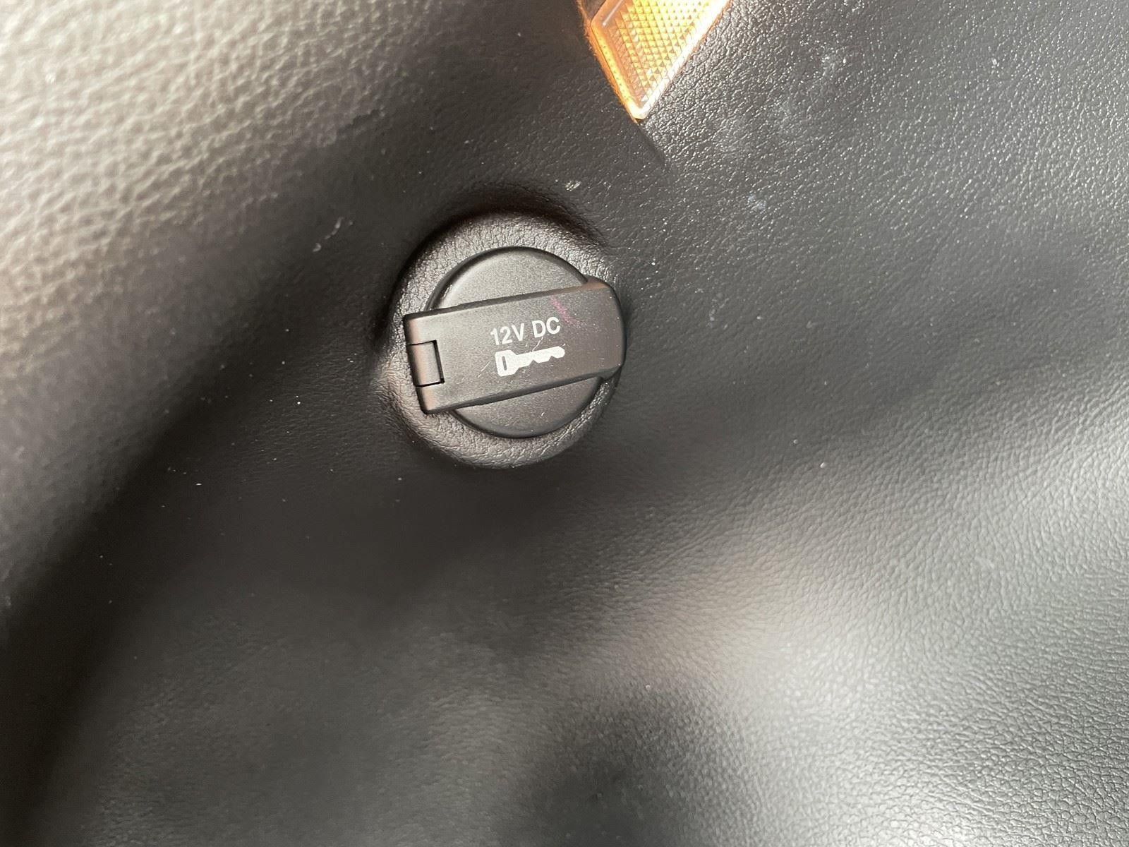 Used 2018 Jeep Compass Latitude FWD image 41