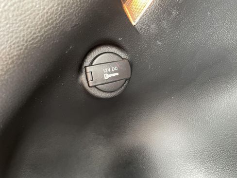 Used 2018 Jeep Compass Latitude FWD image 41