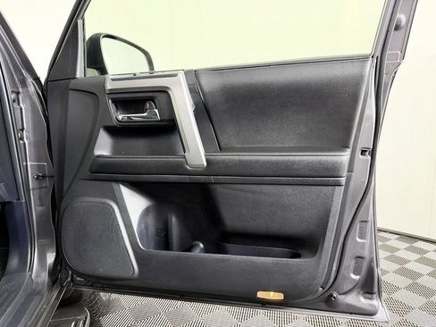 Used 2014 Toyota 4Runner SR5 RWD image 42