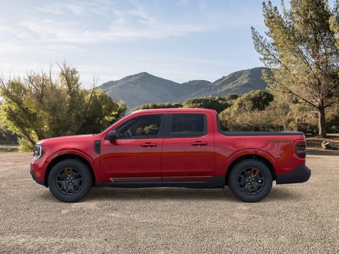 New 2026 Ford Maverick Tremor image 3