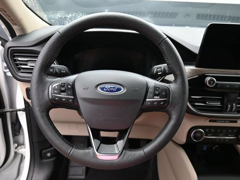 Used 2020 Ford Escape Titanium w/ Titanium Premium Package 2.0 AWD/4WD image 16