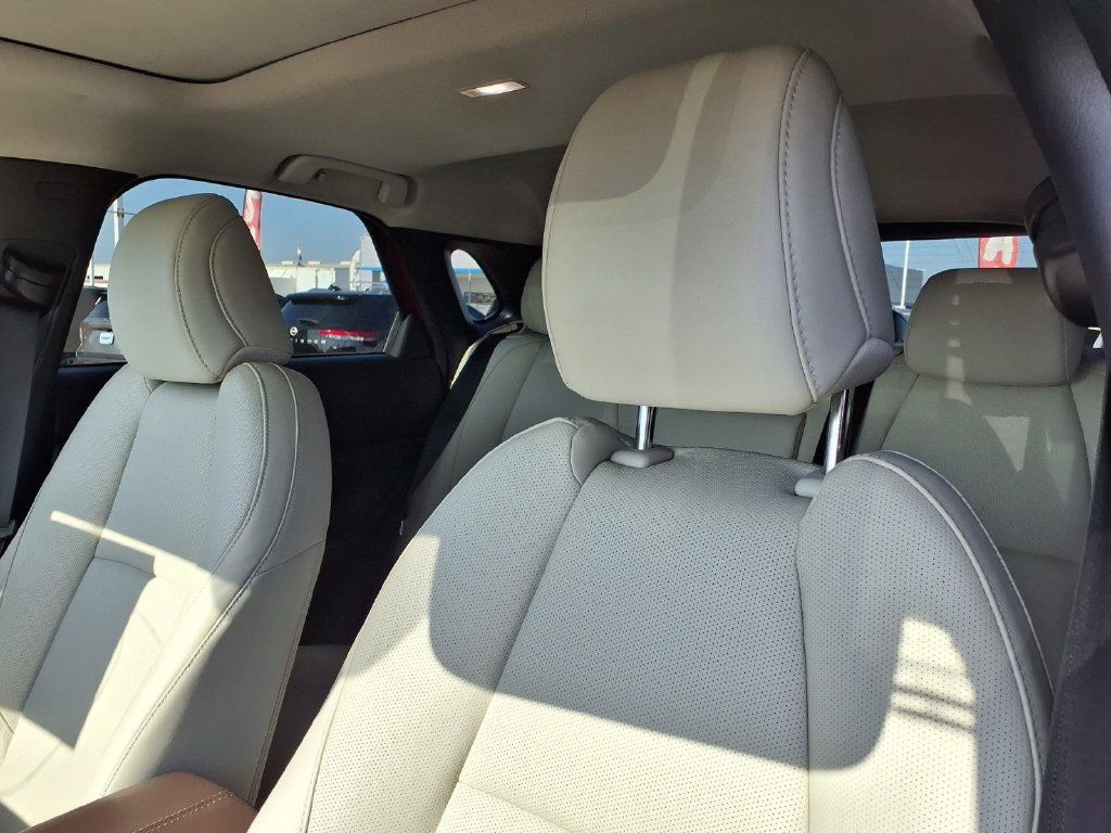 Used 2024 MAZDA CX-30 AWD 2.5 S w/ Premium Package image 18