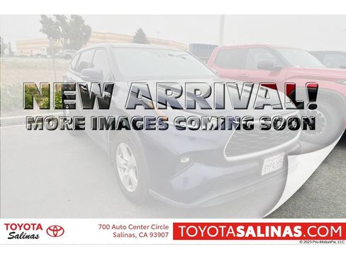Used 2021 Toyota Highlander LE AWD/4WD image 1