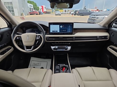 Used 2025 Lincoln Corsair Reserve w/ Equipment Group 202A AWD/4WD image 37