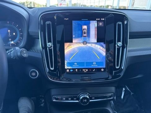 Certified 2025 Volvo XC40 B5 Plus AWD/4WD image 26