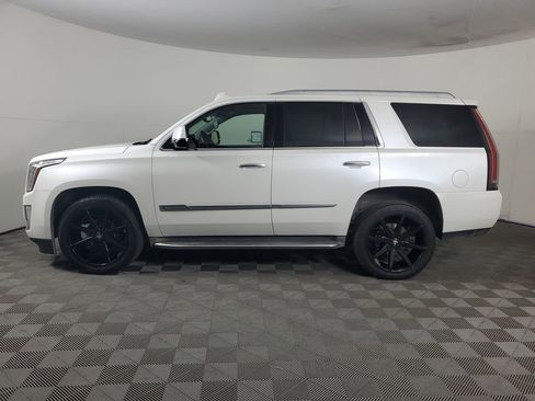 Used 2016 Cadillac Escalade Luxury image 7
