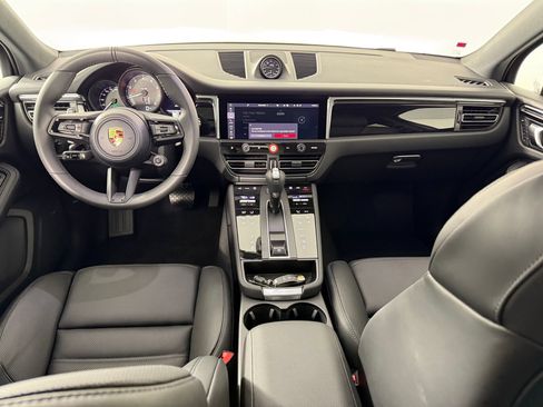 Certified 2026 Porsche Macan AWD/4WD image 15