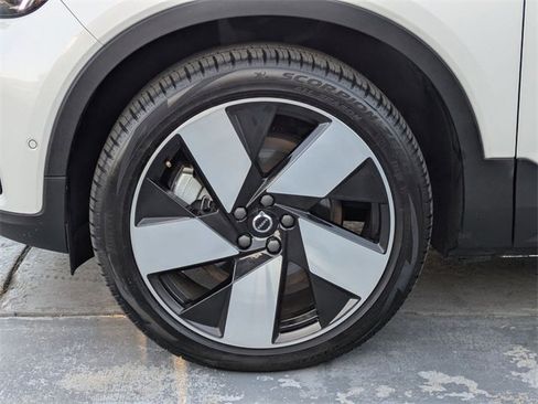 Certified 2024 Volvo C40 P8 Recharge Ultimate w/ Protection Package Premier image 9