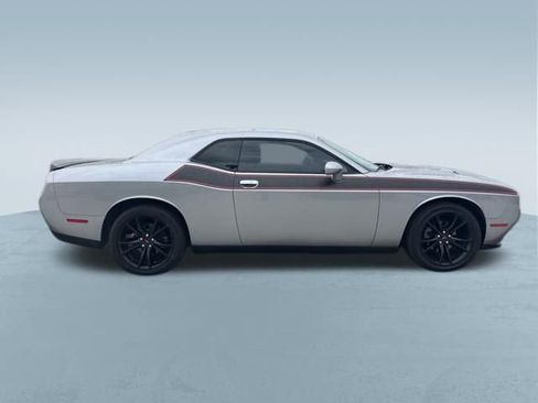Used 2018 Dodge Challenger SXT w/ Blacktop Package image 10