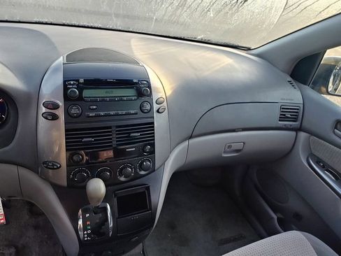 Used 2010 Toyota Sienna LE FWD image 10