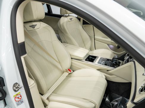 Used 2024 Bentley Flying Spur V8 AWD/4WD image 24
