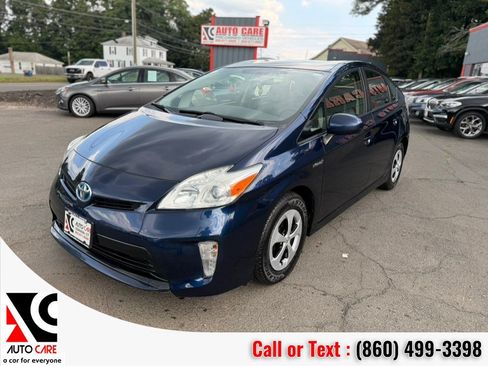Used 2015 Toyota Prius Two FWD image 3