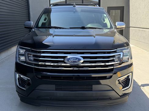 Used 2019 Ford Expedition Platinum AWD/4WD image 4