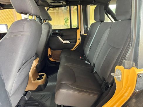 Used 2014 Jeep Wrangler Unlimited Rubicon w/ Max Tow Package AWD/4WD image 19