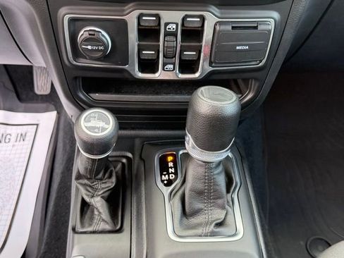Used 2023 Jeep Wrangler Unlimited Sport AWD/4WD image 29