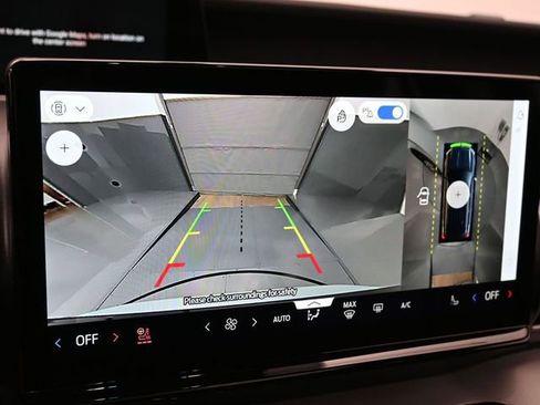 Used 2025 Ford Expedition Active image 20