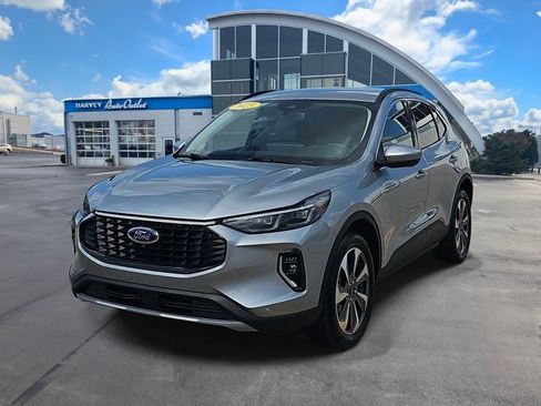 Used 2023 Ford Escape Platinum image 1