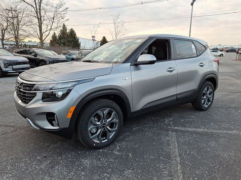 New 2026 Kia Seltos LX image 4