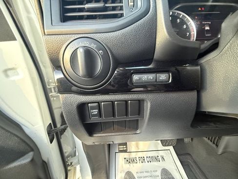 Used 2022 Nissan Titan SV image 20