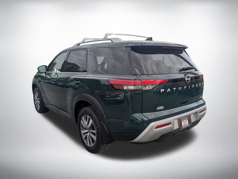 Used 2025 Nissan Pathfinder SL image 5