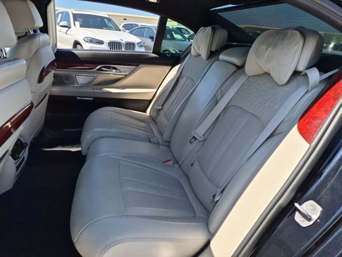 Used 2017 BMW ALPINA B7 xDrive AWD/4WD image 19