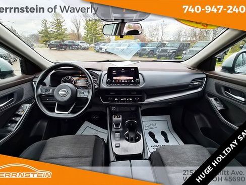 Used 2023 Nissan Rogue SV image 6