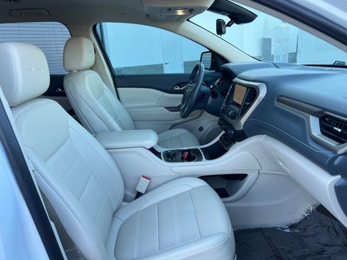 Used 2021 GMC Acadia Denali w/ Denali Technology Package FWD image 22