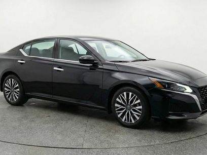 Used 2025 Nissan Altima 2.5 SV