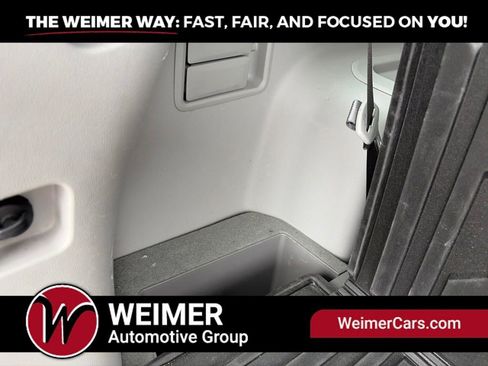 Used 2023 GMC Acadia SLE w/ Driver Convenience Package AWD/4WD image 12