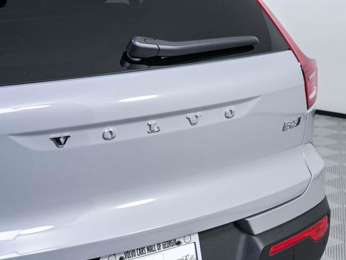 Certified 2024 Volvo XC40 B5 Plus w/ Protection Package Premier AWD/4WD image 37