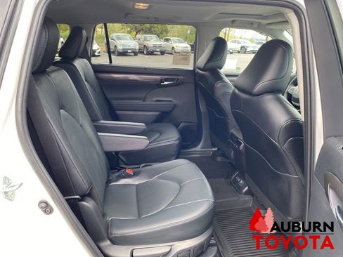 New 2026 Toyota Highlander Limited AWD/4WD image 15