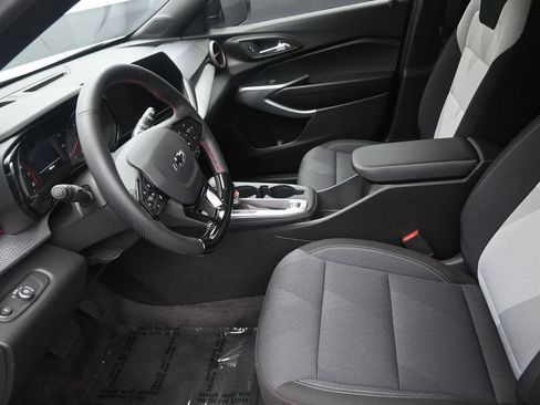 Used 2026 Chevrolet Trax RS FWD image 12