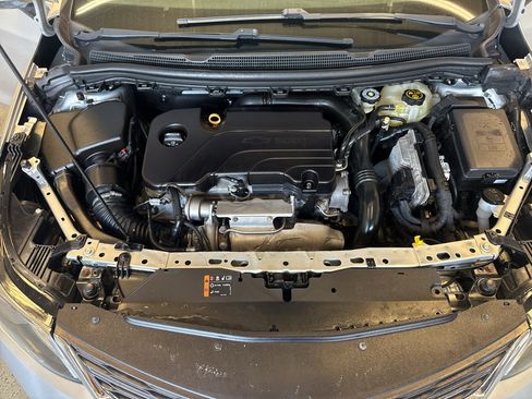Used 2017 Chevrolet Cruze LT FWD image 30