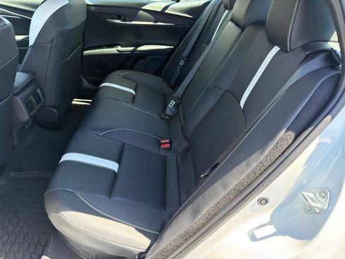 New 2026 Toyota Camry Hybrid FWD image 33