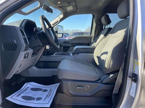 Used 2019 Ford F250 XLT w/ XLT Premium Package image 16