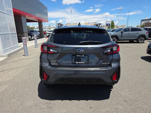 Used 2024 Subaru Crosstrek 2.0i Premium AWD/4WD image 8