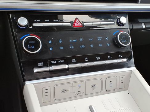 Used 2025 Hyundai Santa Fe Calligraphy AWD/4WD image 19