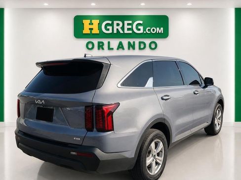 Used 2023 Kia Sorento LX AWD/4WD image 2