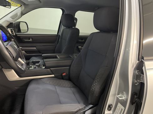 Used 2023 Toyota Tundra SR5 w/ SR5 Convenience Package AWD/4WD image 5