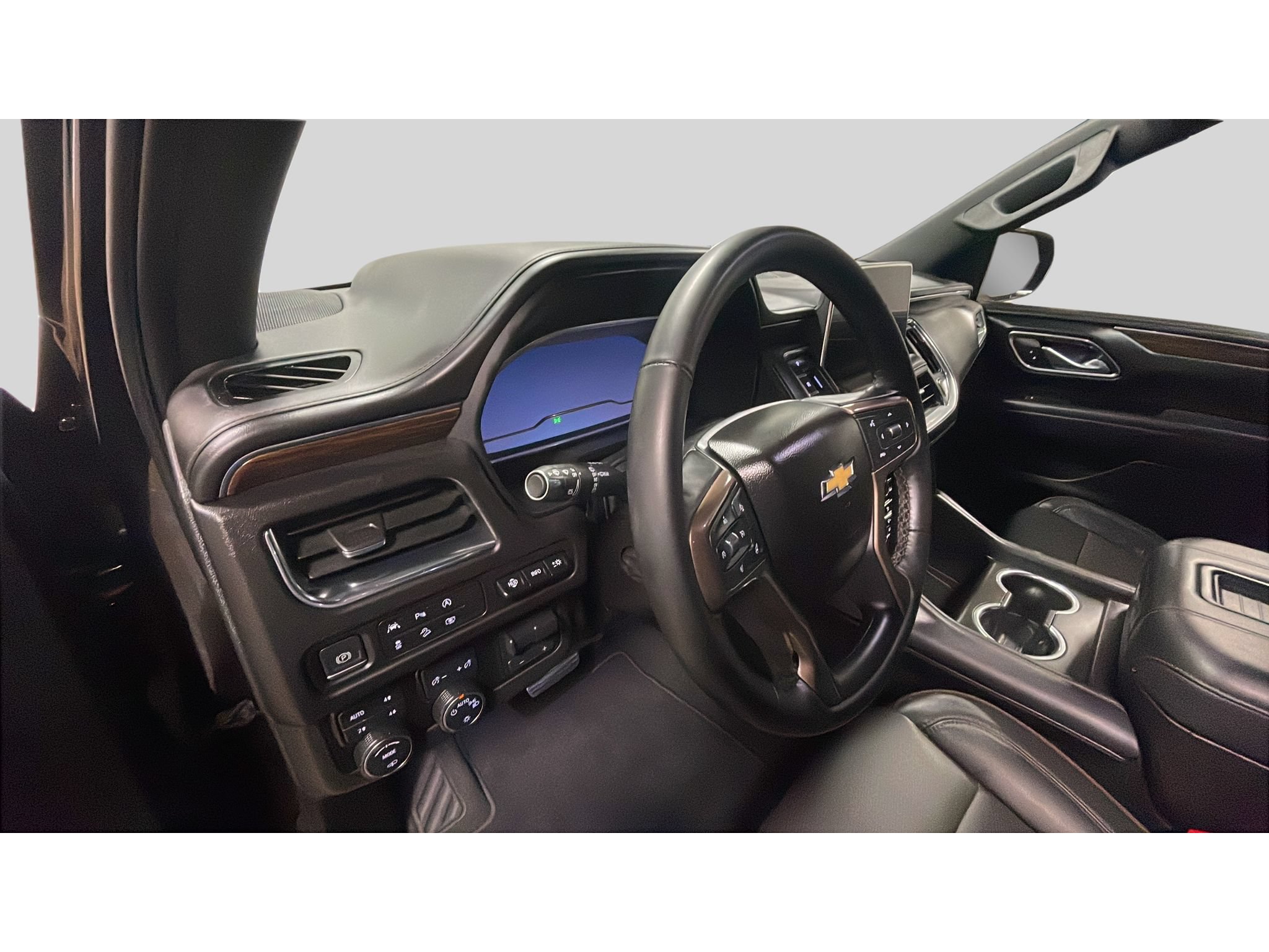 Used 2024 Chevrolet Tahoe High Country AWD/4WD image 11