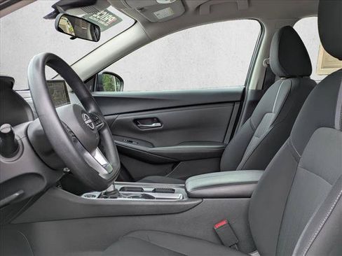 Used 2024 Nissan Sentra SV FWD image 17